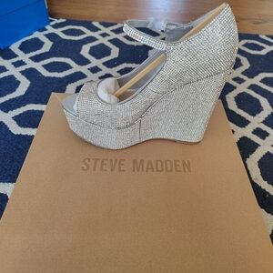 Steve Madden Macie Wedge - Size 8.0 